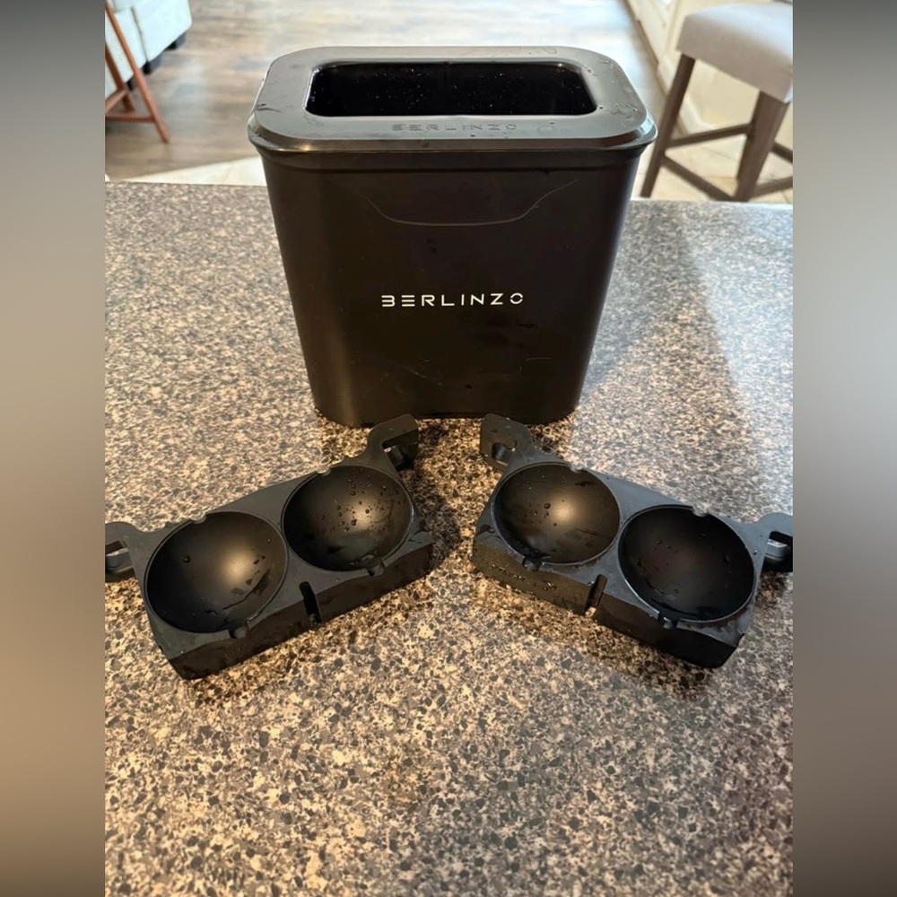 Berlino Ice Ball Maker